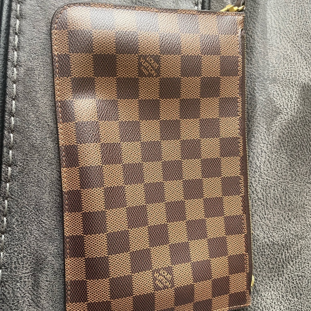 Louis Vuitton clutch - Picture 2 of 5